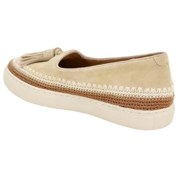 NWOB $179 Gentle Souls by Kenneth Cole
Citrus Tassel Espadrille Flats – Stone